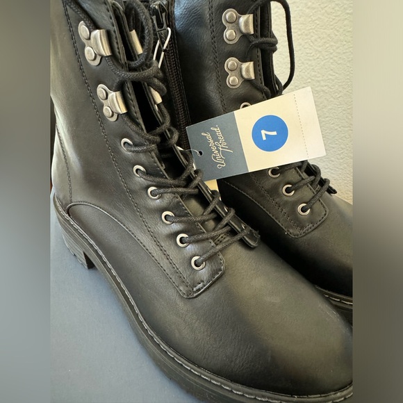 Universal Thread Boots NWT - Picture 3 of 3